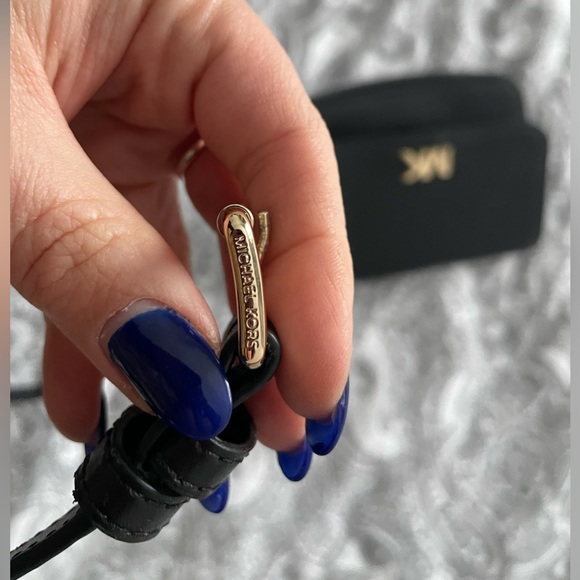 MICHAEL KORS Mott Black Leather Belt Bag - Picture 6 of 11